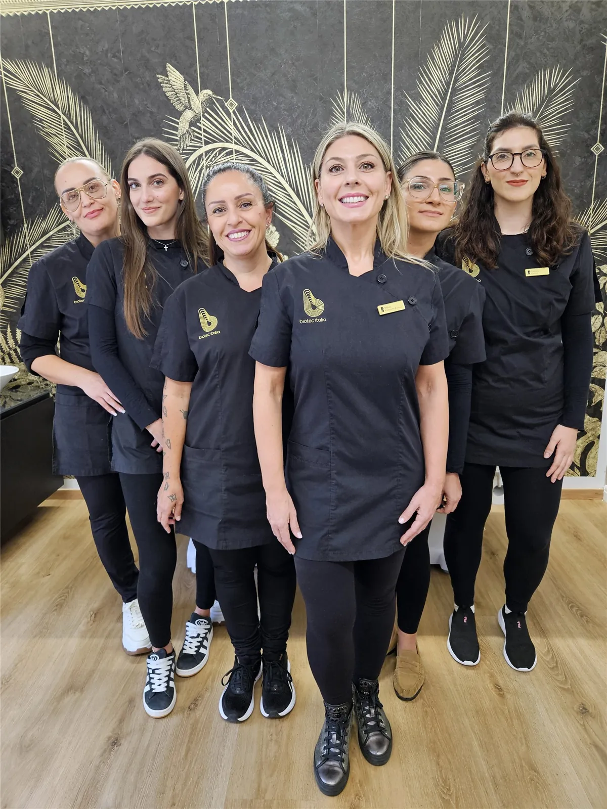 Il team Jêtre al completo nel centro di Recanati